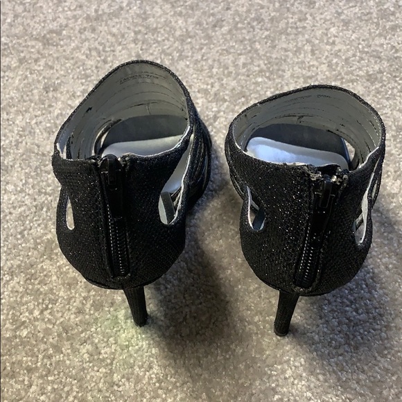 Black Shimmer Heel - Picture 3 of 6